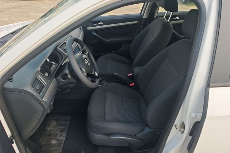 Volkswagen Lavida 2018 car image #15