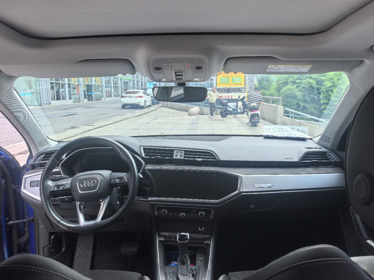 Audi Q3 2021 car image #6