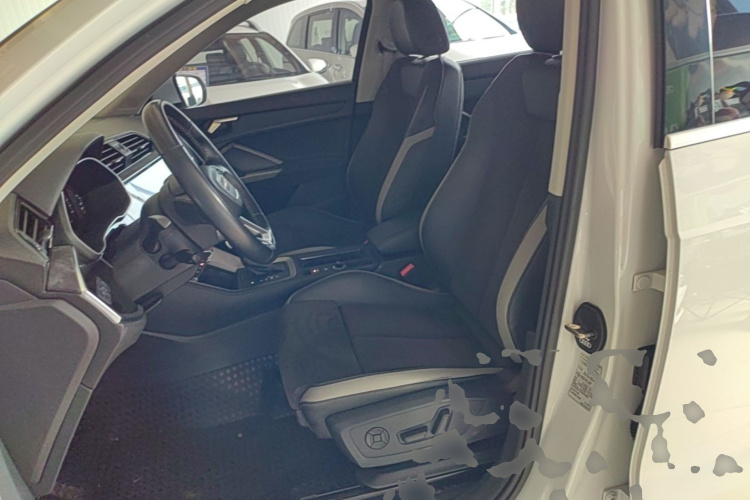 Audi Q3 2019 #15 Audi Q3 2019 car image #15