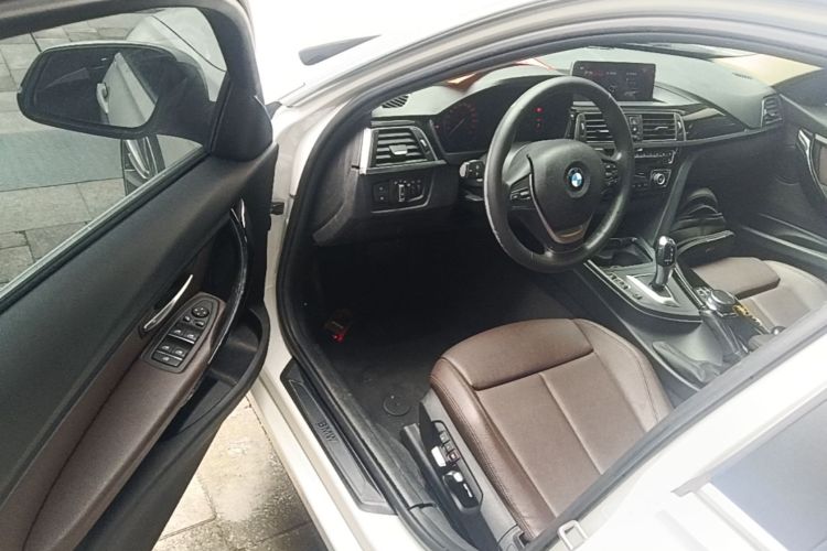 BMW 3 Series 2019 #16 BMW 3 Series 2019 car image #16