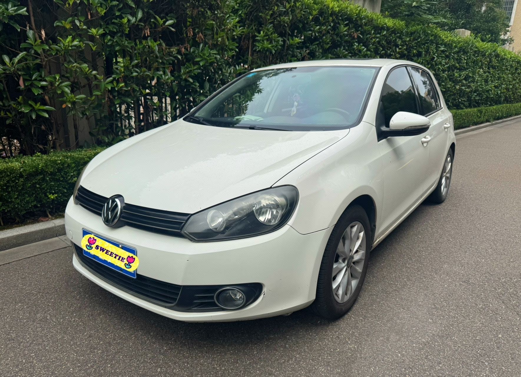 Volkswagen Golf 2012 car image 