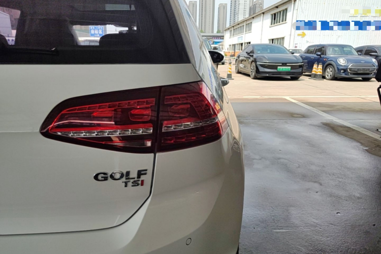 Volkswagen Golf 2017 изображение автомобиля #8