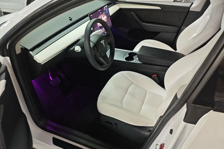 Tesla Model Y 2023 #16 Tesla Model Y 2023 car image #16
