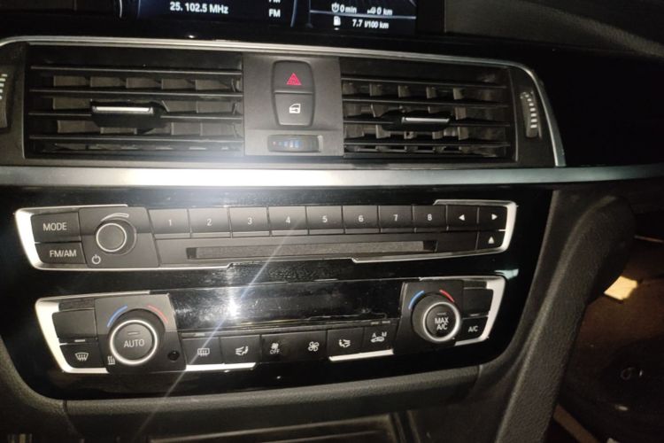 BMW 3 Series 2017 imagen de coche #13