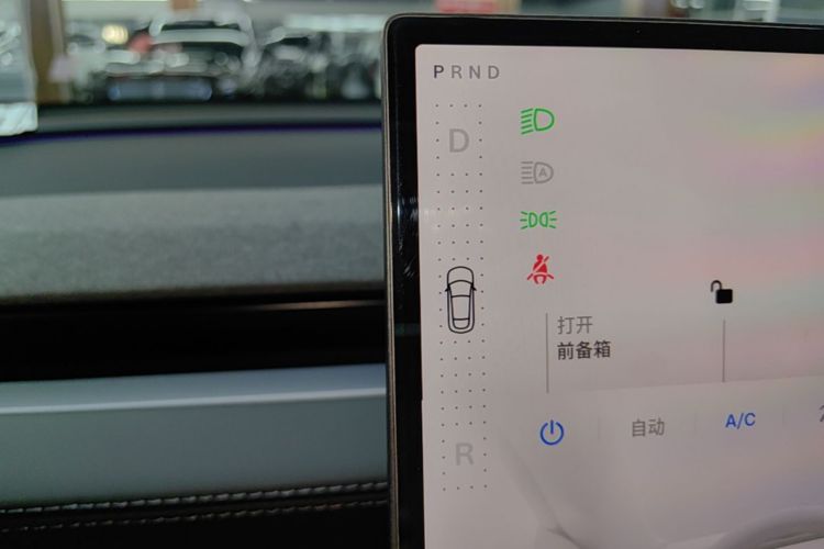 Tesla Model Y 2026 car image #18