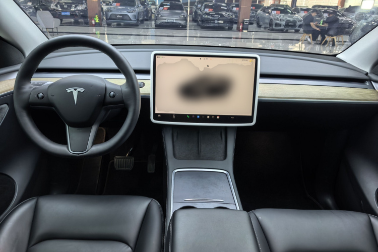 Tesla Model Y 2023 #11 Tesla Model Y 2023 car image #11