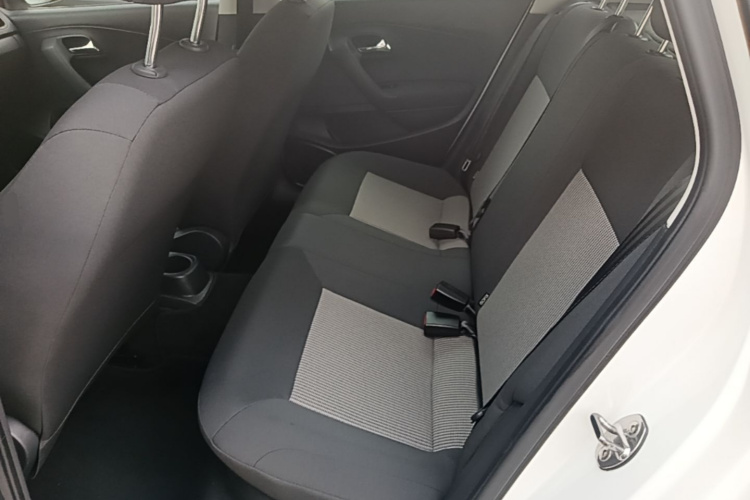 Volkswagen Polo 2019 car image #17