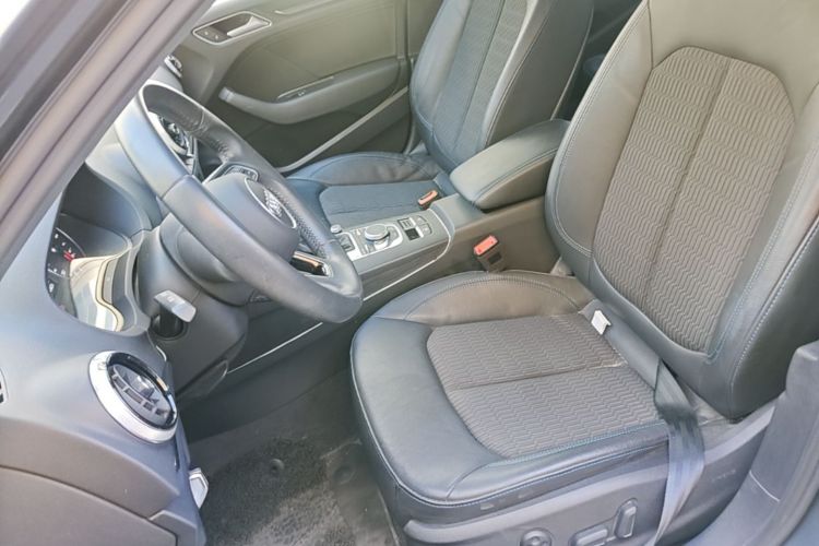 Audi A3 2019 immagine di auto #15