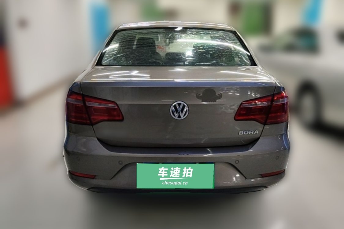 Volkswagen Bora 2014 car image #6