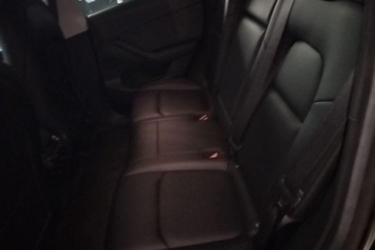 Tesla Model Y 2023 car image #17
