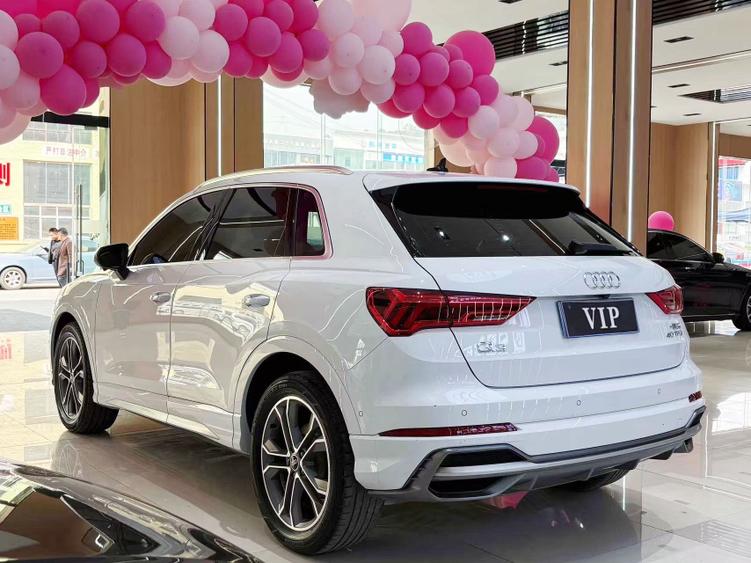 Audi Q3 2022 car image #4