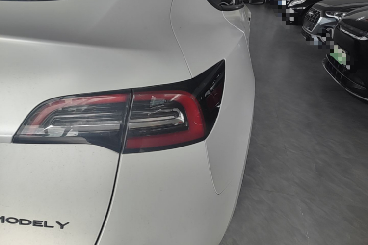 Tesla Model Y 2021 #8 Tesla Model Y 2021 car image #8