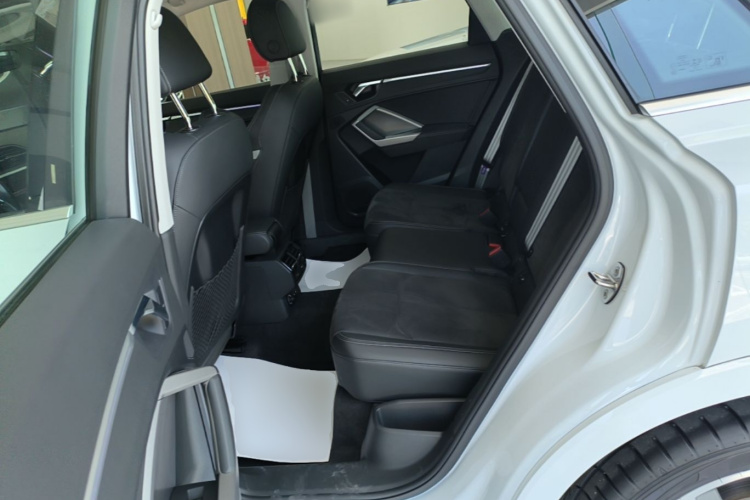 Audi Q3 2023 #17 Audi Q3 2023 car image #17