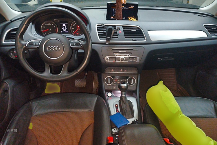 Audi Q3 2019 immagine di auto #11