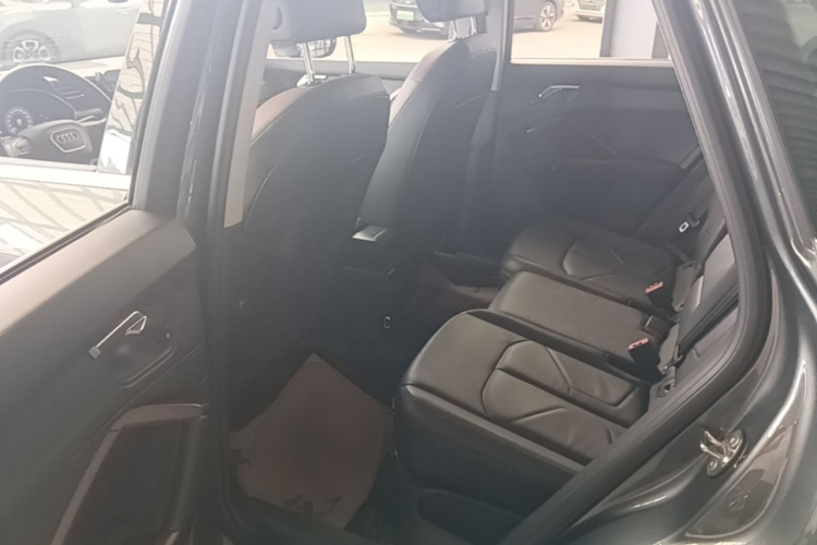 Audi Q3 2019 #17 Audi Q3 2019 car image #17