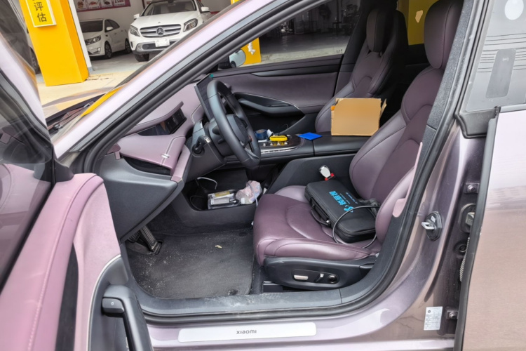 MI SU7 2025 immagine di auto #19