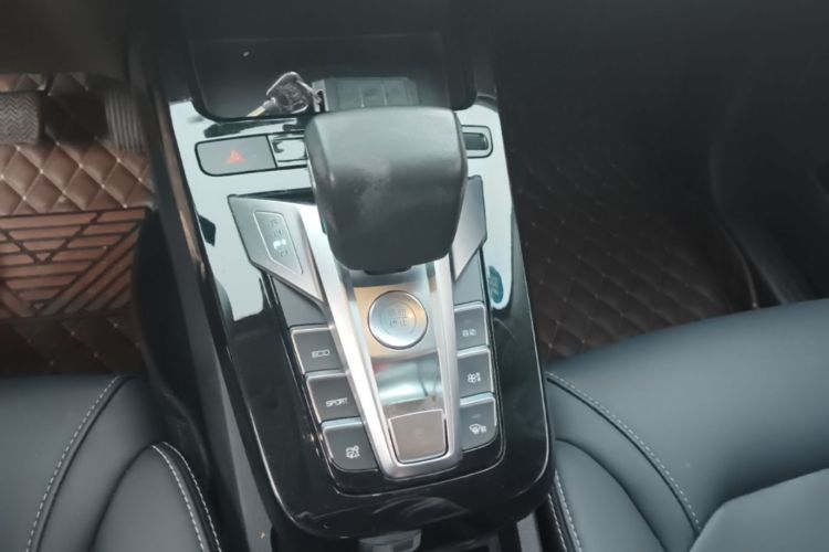 BYD Yuan New Energy 2019 #14 BYD Yuan New Energy 2019 car image #14