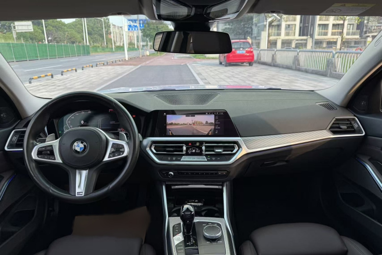 BMW 3 Series 2019 #16 BMW 3 Series 2019 car image #16