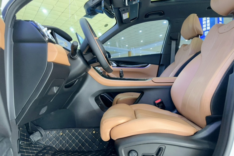 GEELY Boyue L 2025 изображение автомобиля #26