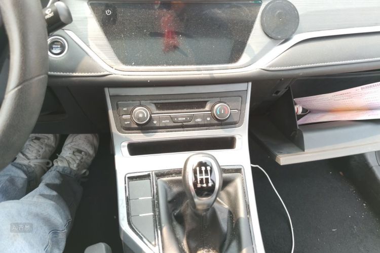 GEELY Emgrand 2021 car image #15