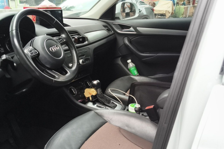 Audi Q3 2016 immagine di auto #19