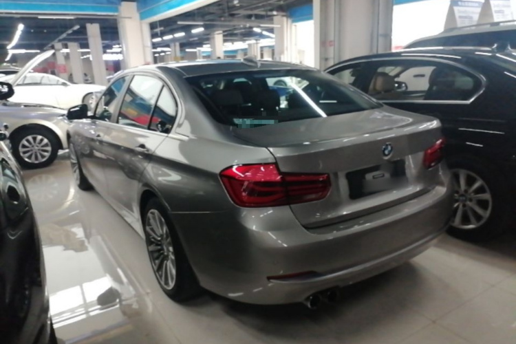 BMW 3 Series 2019 car image #7