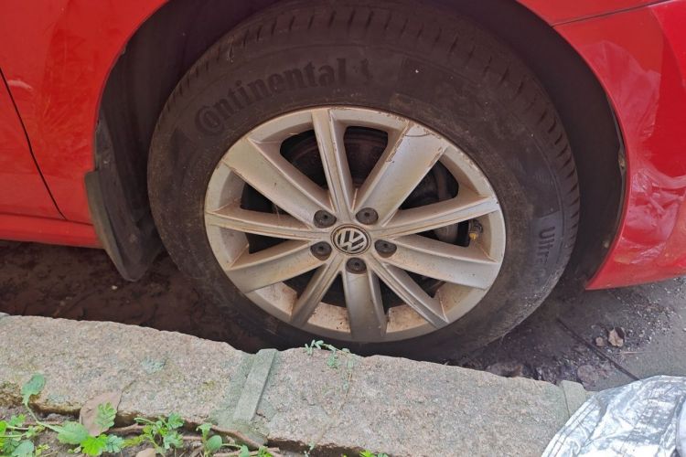 Volkswagen Polo 2015 car image #6