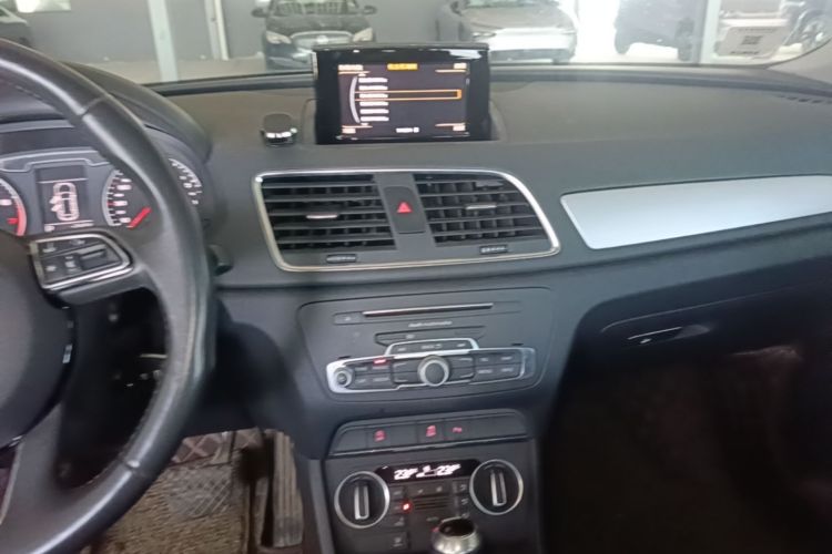 Audi Q3 2019 #13 Audi Q3 2019 car image #13