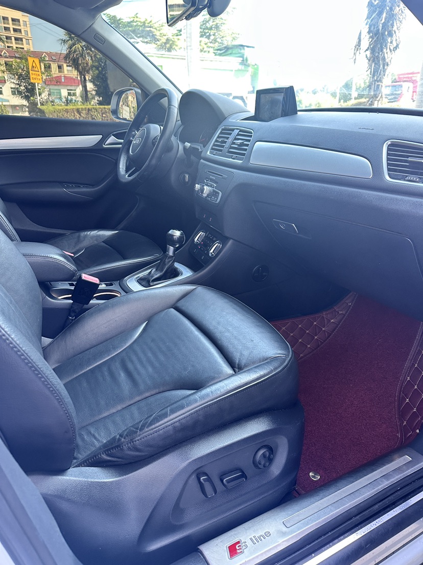 Audi Q3 2015 car image #7