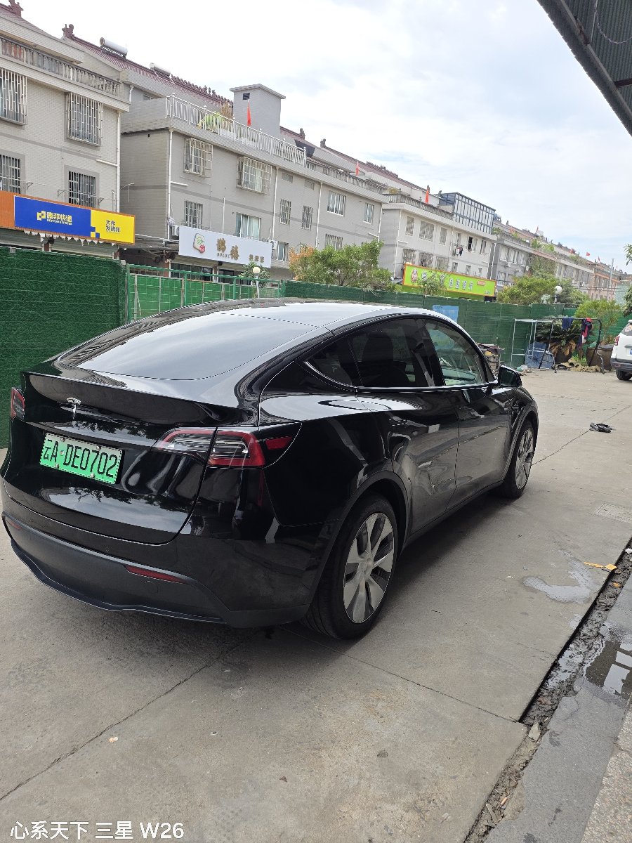 Tesla Model Y 2023 #6 Tesla Model Y 2023 car image #6