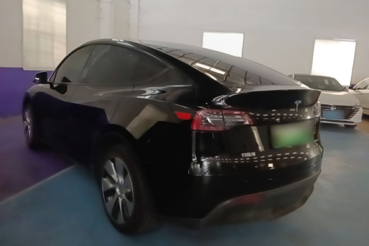 Tesla Model Y 2022 #5 Tesla Model Y 2022 car image #5