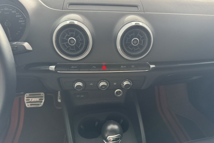 Audi A3 2020 car image #11