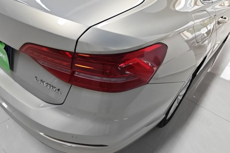 Volkswagen Lavida 2018 car image #8