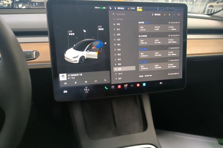 Tesla Model 3 2021 #17 Tesla Model 3 2021 car image #17