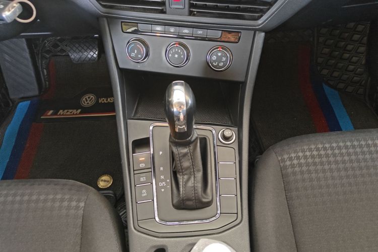 Volkswagen Bora 2023 car image #14