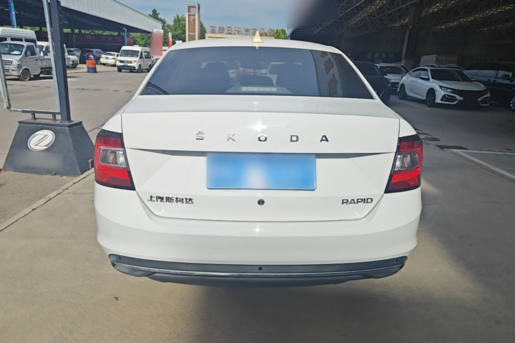 2019 car image #6