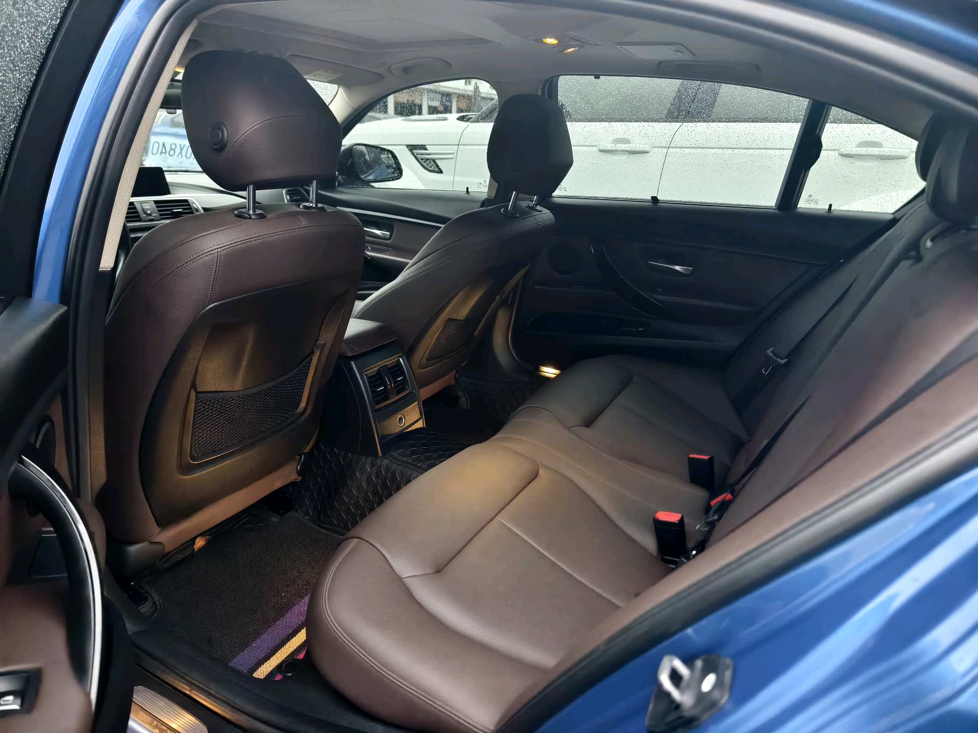 BMW 3 Series 2018 car image #4