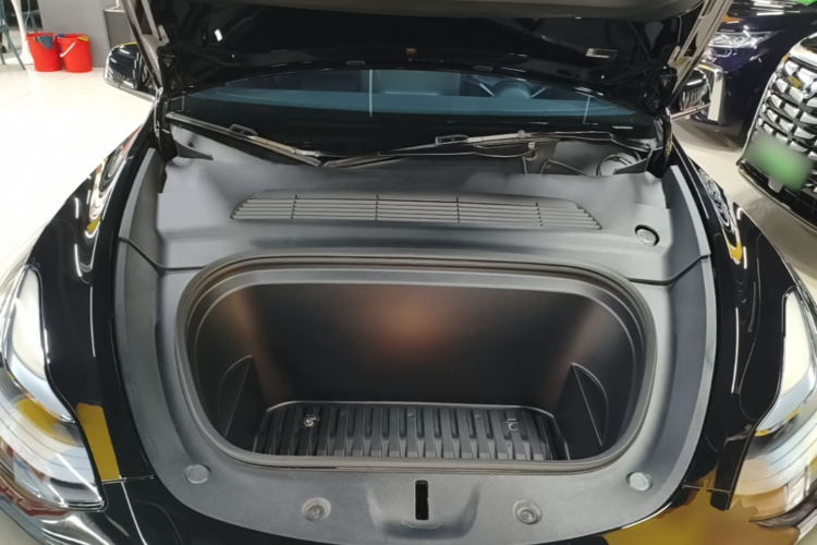 Tesla Model Y 2022 car image #20