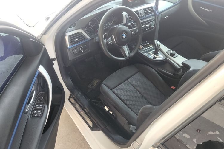 BMW 3 Series 2018 #16 BMW 3 Series 2018 car image #16
