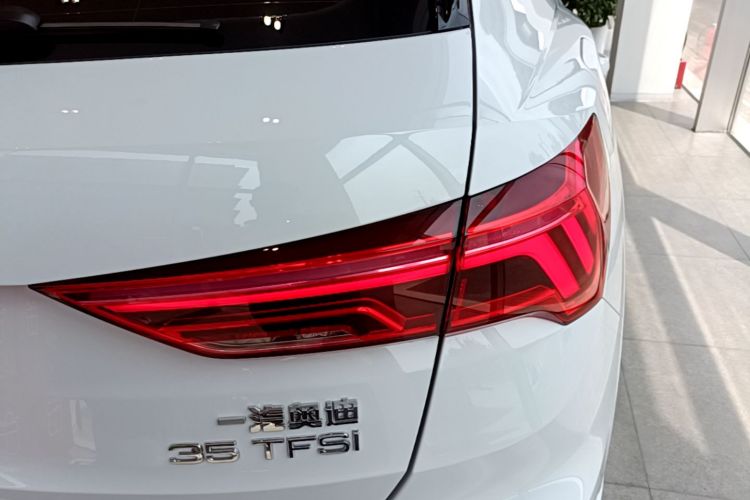 Audi Q3 2023 #8 Audi Q3 2023 immagine di auto #8