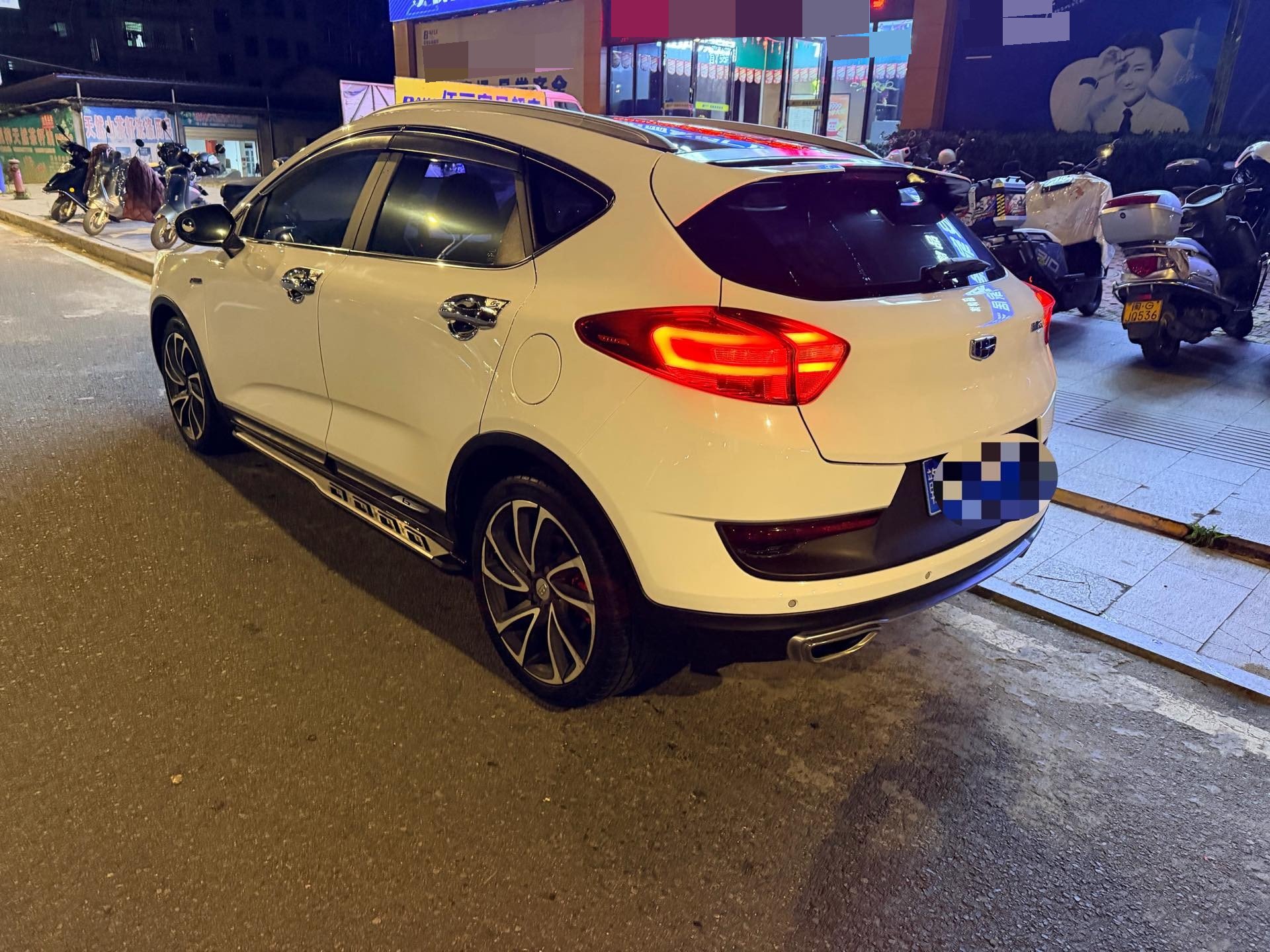 GEELY Emgrand GS 2018 car image #9