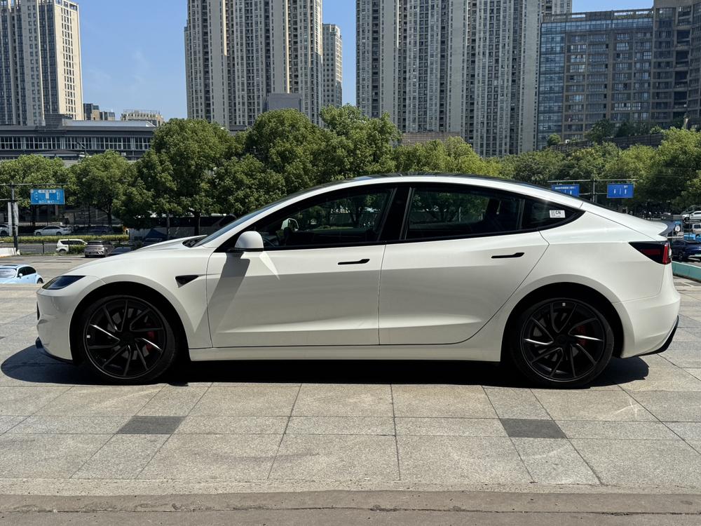 Tesla Model 3 2025 #4 Tesla Model 3 2025 car image #4
