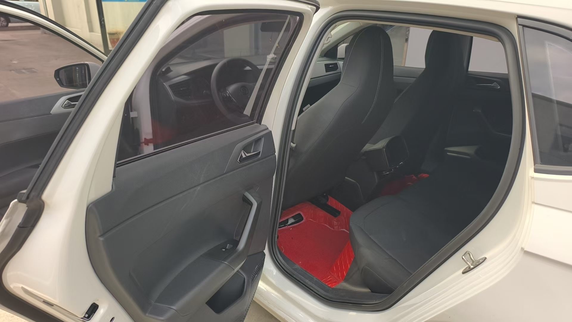 Volkswagen Polo 2021 car image #7