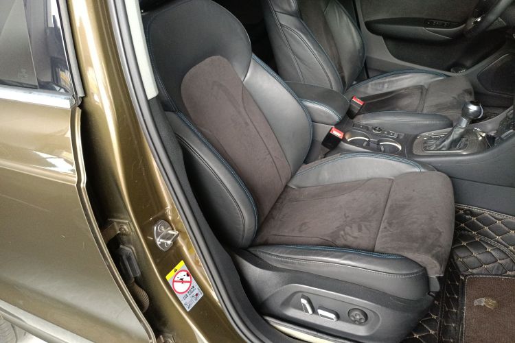 Audi Q3 2018 image de voiture #24