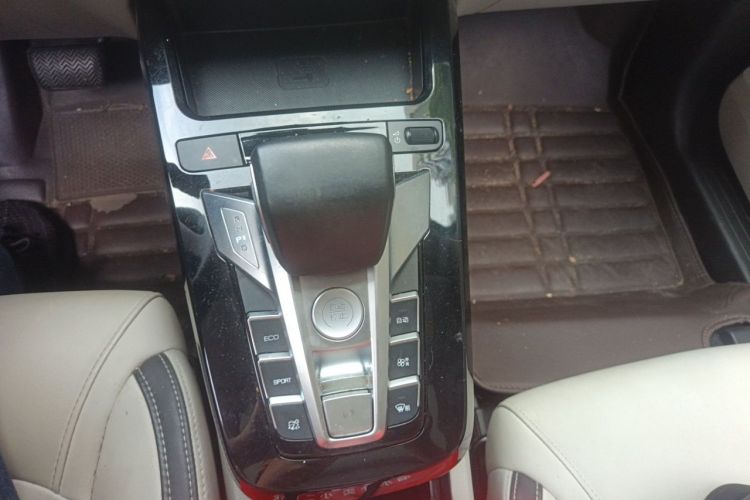 BYD Yuan Pro 2022 صورة سيارة #14