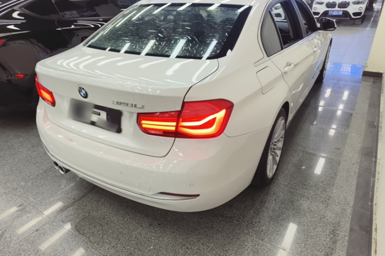 BMW 3 Series 2018 #5 BMW 3 Series 2018 car image #5
