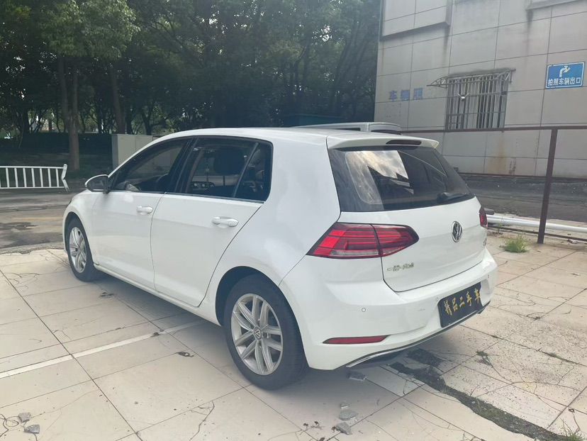 Volkswagen Golf 2018 car image #9