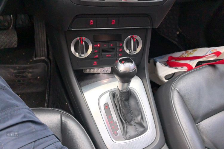 Audi Q3 2014 #16 Audi Q3 2014 car image #16