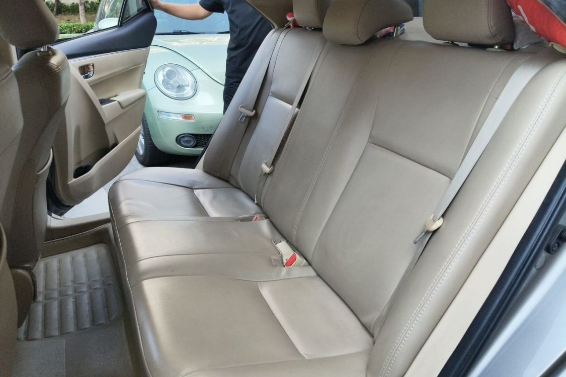 Toyota Corolla 2014 immagine di auto #19