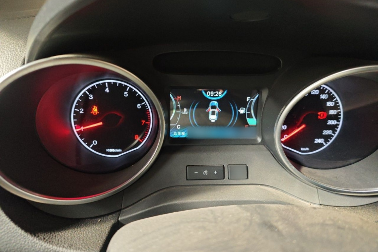 BYD Yuan 2017 #16 BYD Yuan 2017 car image #16